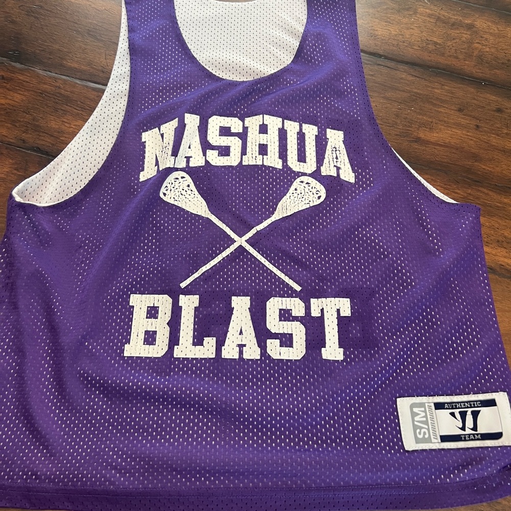 Nashua Blast Reversible Pinny- Size S/M